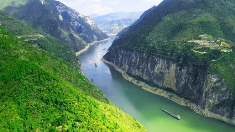 10-Day Beijing, Chongqing, Yangtze River Cruise, and Shanghai Tour